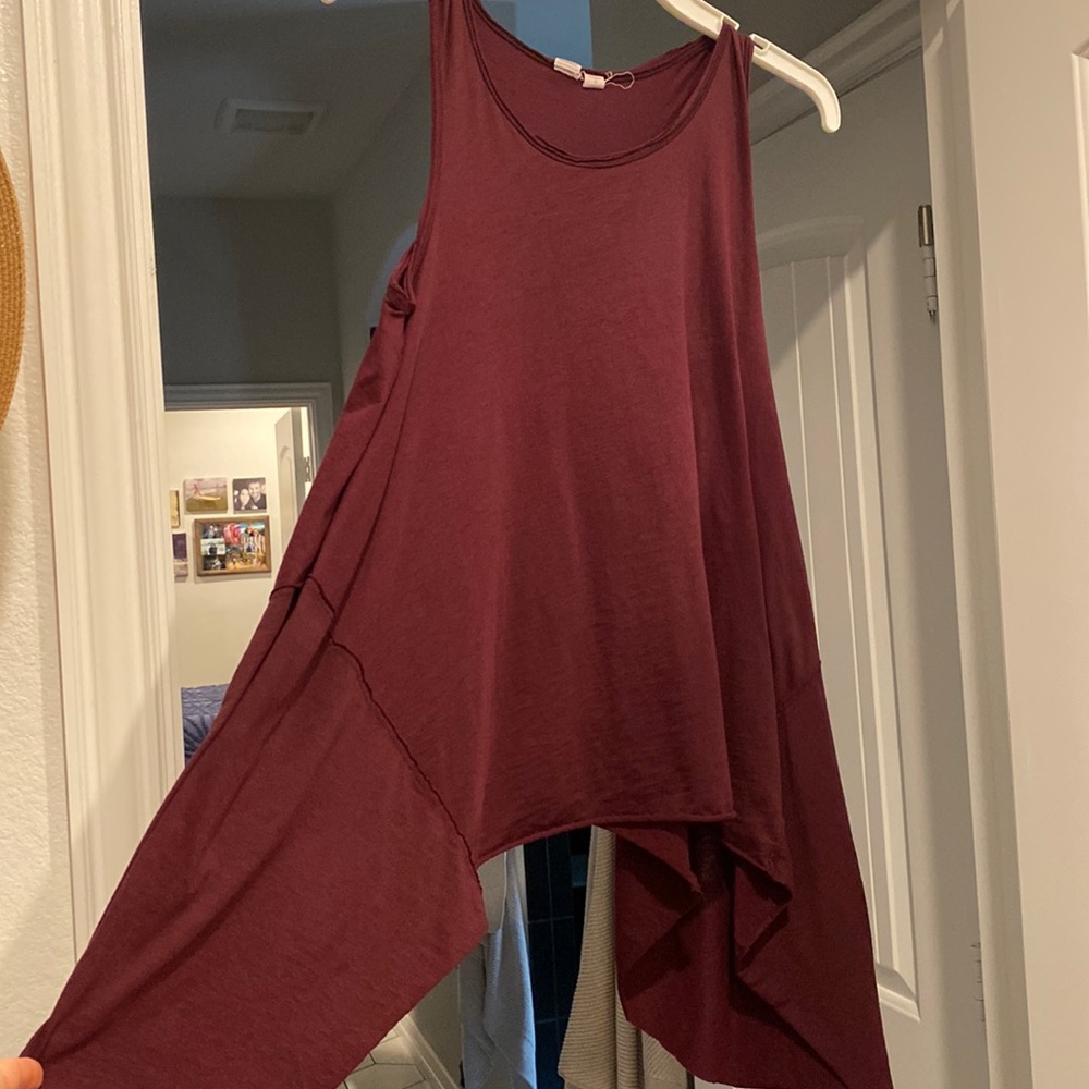 Maroon flowy tank